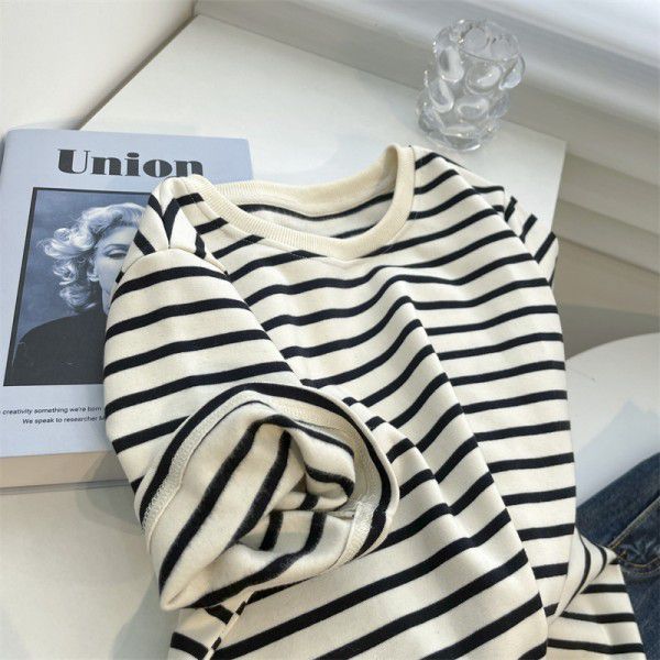 Inside with velvet/plush matte striped round neck short sleeved T-shirt for women's spring loose beige apricot stripe bottom top 