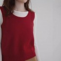 Curved collar asymmetrical twisted flower wool vest sweater